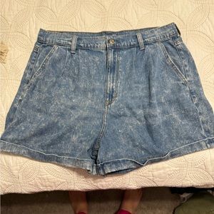 Mom Short size 10